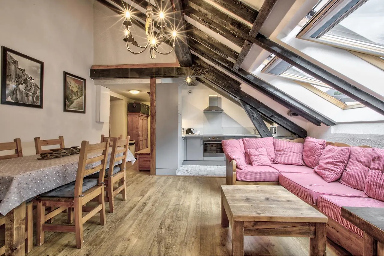Top Floor Apartment Mansard - Central Chamonix Mont Blanc Haven