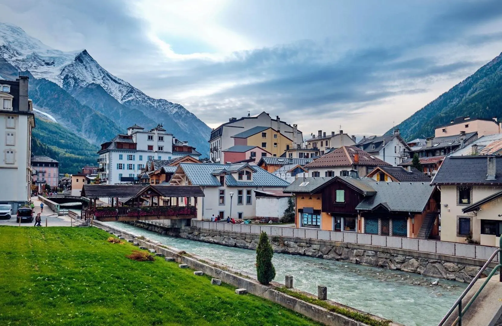 Top Floor Apartment Mansard - Central Chamonix Mont Blanc Haven