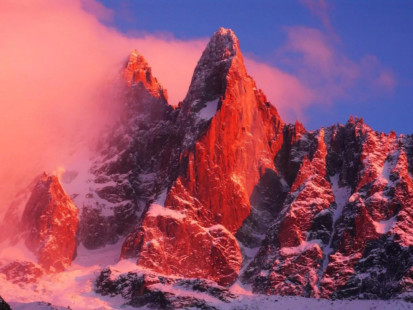 Top Floor Apartment Mansard - Central Chamonix Mont Blanc Haven