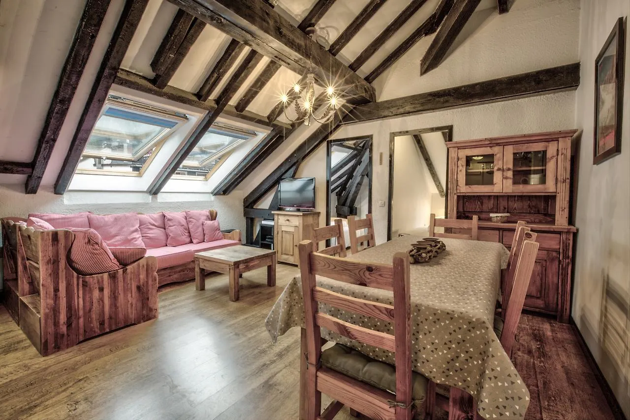 Top Floor Apartment Mansard - Central Chamonix Mont Blanc Haven